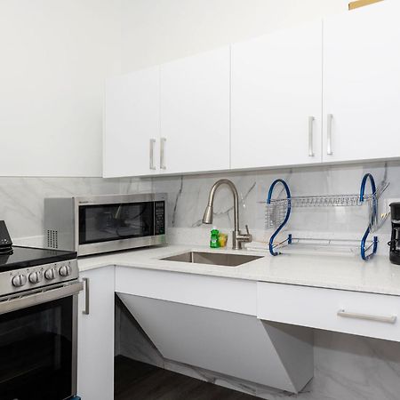 Apartments On Collins マイアミビーチ エクステリア 写真