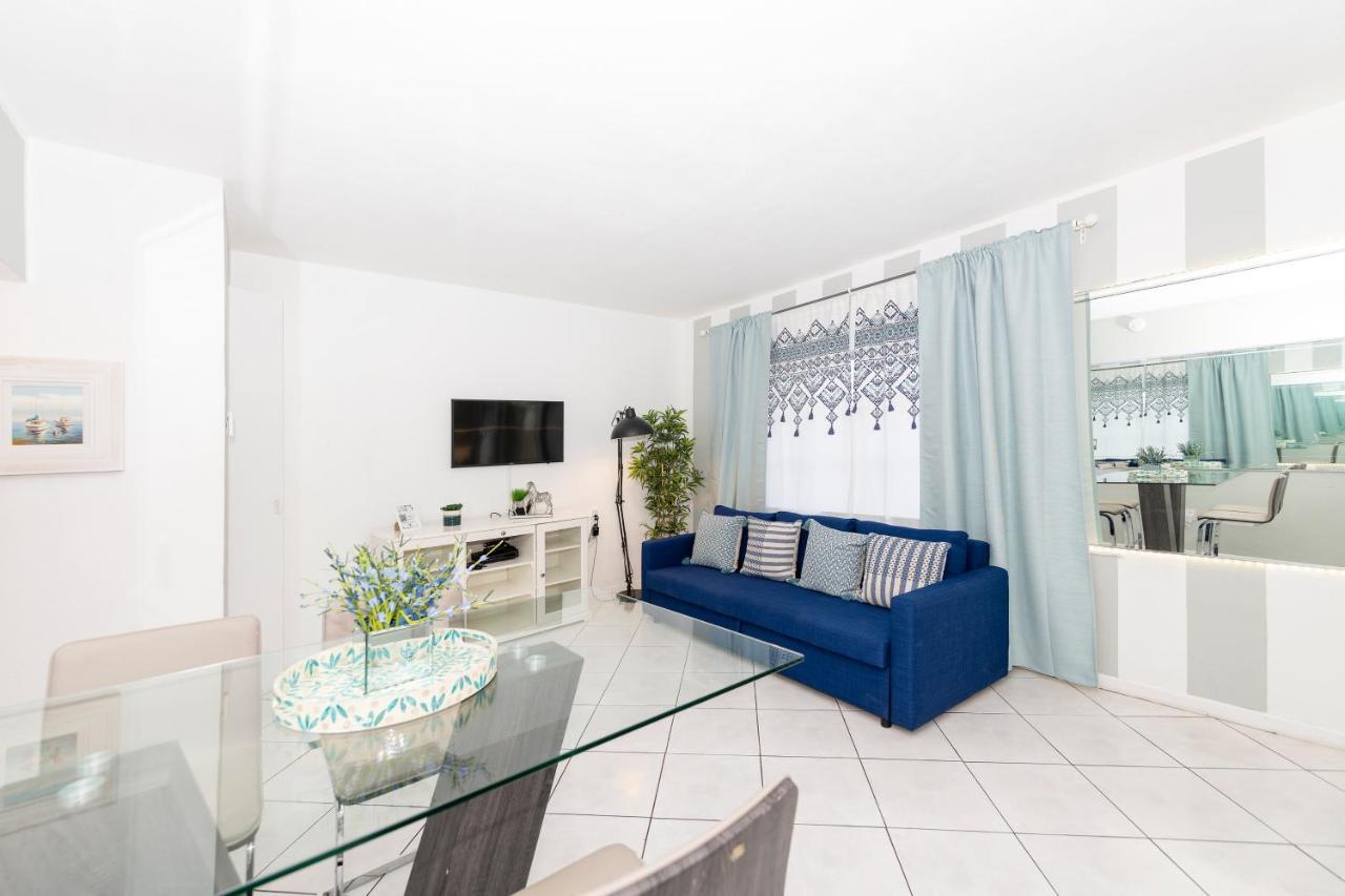 Apartments On Collins マイアミビーチ エクステリア 写真