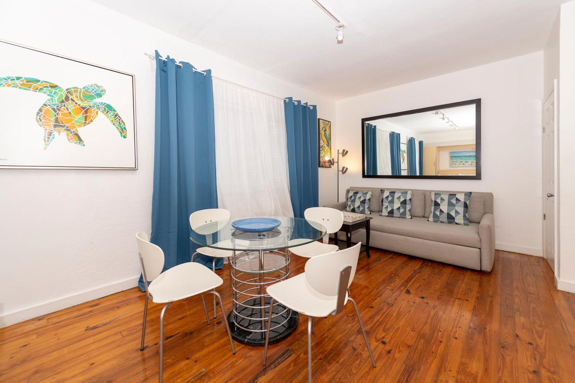 Apartments On Collins マイアミビーチ エクステリア 写真