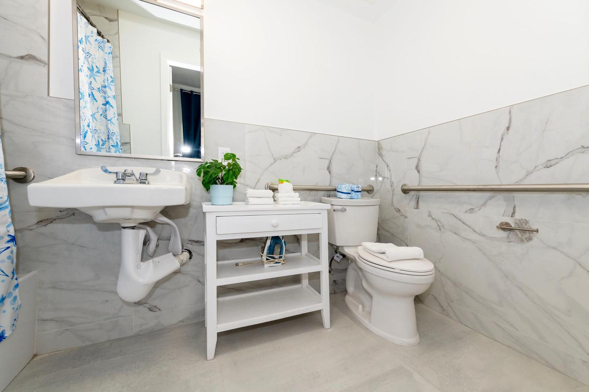 Apartments On Collins マイアミビーチ エクステリア 写真