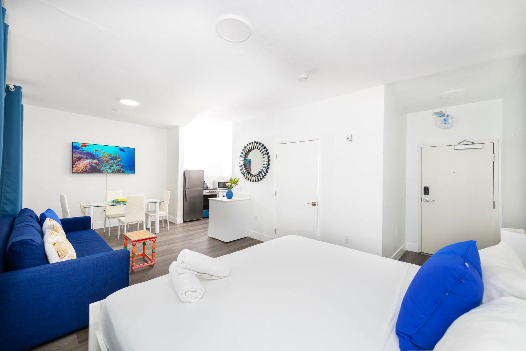 Apartments On Collins マイアミビーチ エクステリア 写真